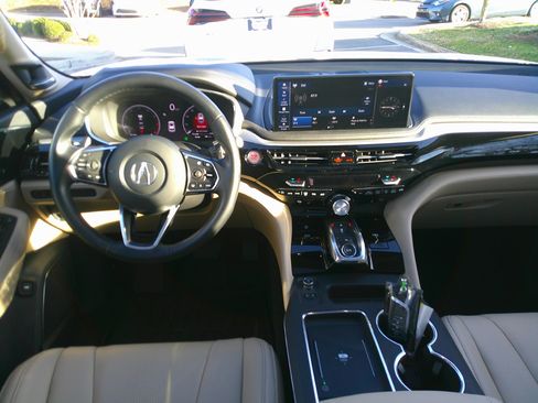 Used 2025 Acura MDX SH-AWD w/ Technology Package image 32