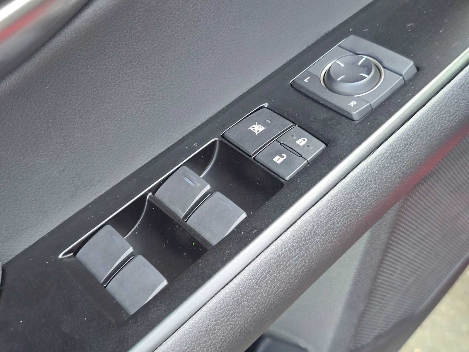 Used 2024 Lexus UX 250h F Sport AWD/4WD image 23