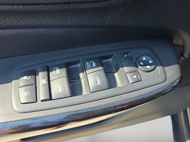 Used 2020 Jeep Cherokee Latitude Plus AWD/4WD image 18