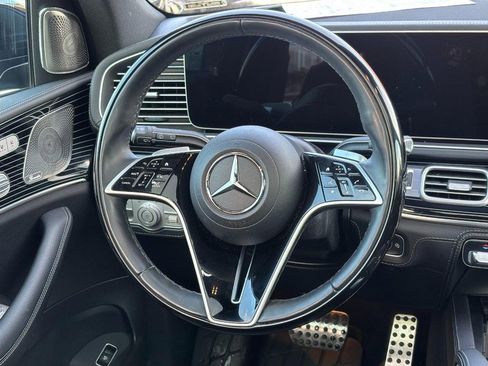 Used 2024 Mercedes-Benz GLS 450 4MATIC image 9