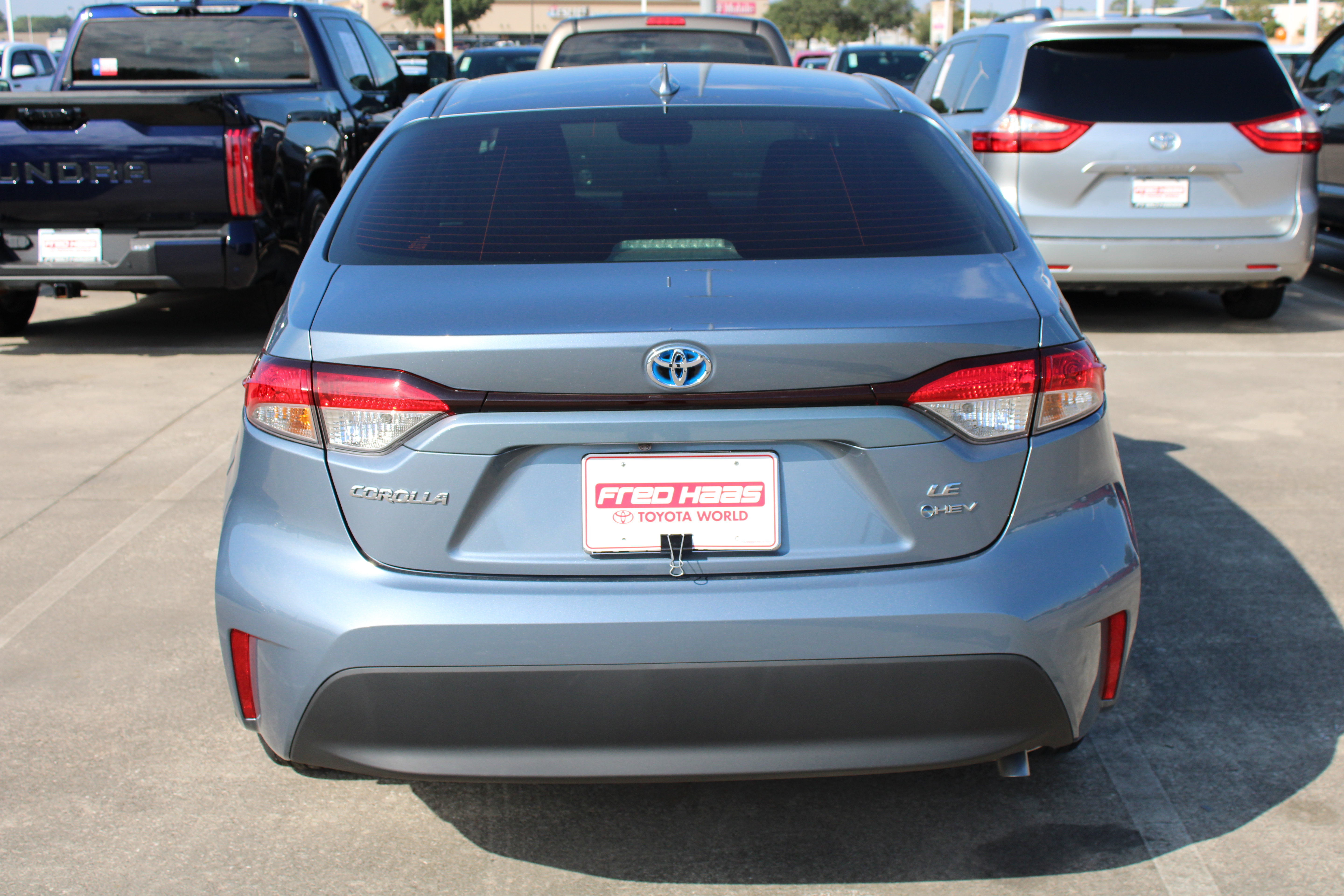 Used 2025 Toyota Corolla LE FWD image 7