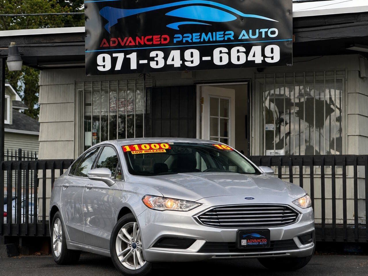 Used 2018 Ford Fusion SE FWD image 1