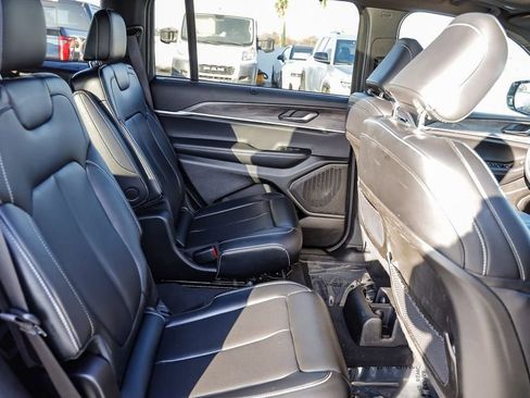 Certified 2024 Jeep Grand Cherokee L Limited w/ Luxury Tech Group II image 20