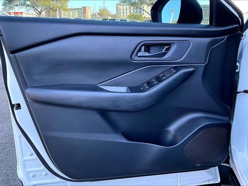 Used 2024 Nissan Rogue S image 21