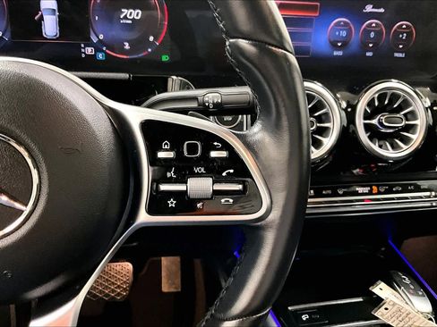 Used 2023 Mercedes-Benz GLA 250 4MATIC image 24