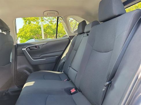 Used 2019 Toyota RAV4 LE image 13