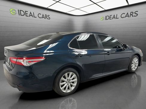 Used 2018 Toyota Camry LE w/ Convenience Package FWD image 5