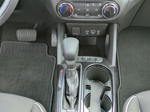 Used 2023 Chevrolet TrailBlazer LT FWD image 18