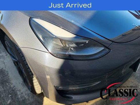 Used 2022 Tesla Model 3 Performance image 10