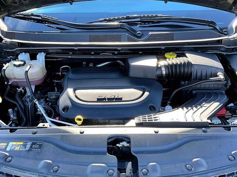 Used 2022 Chrysler Voyager LX image 28