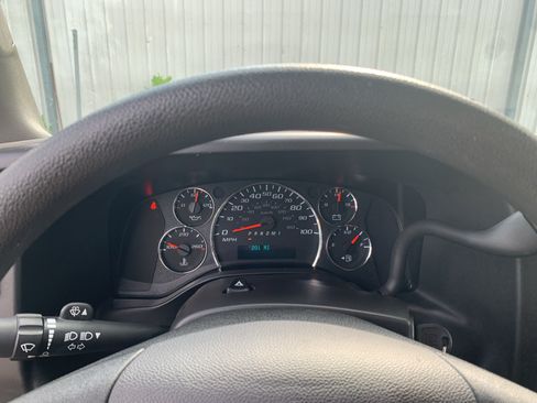 Used 2025 GMC Savana 2500 w/ Driver Convenience Package RWD image 21