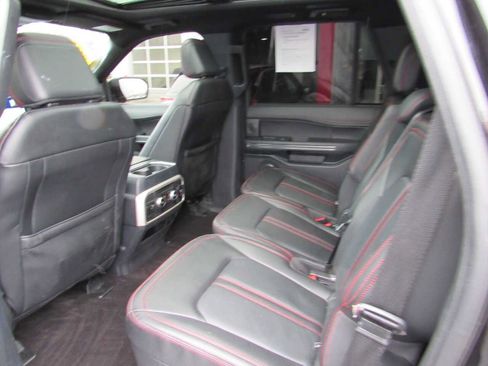Used 2022 Ford Expedition Limited image 11