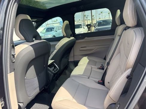 New 2025 Volvo EX90 Plus image 17