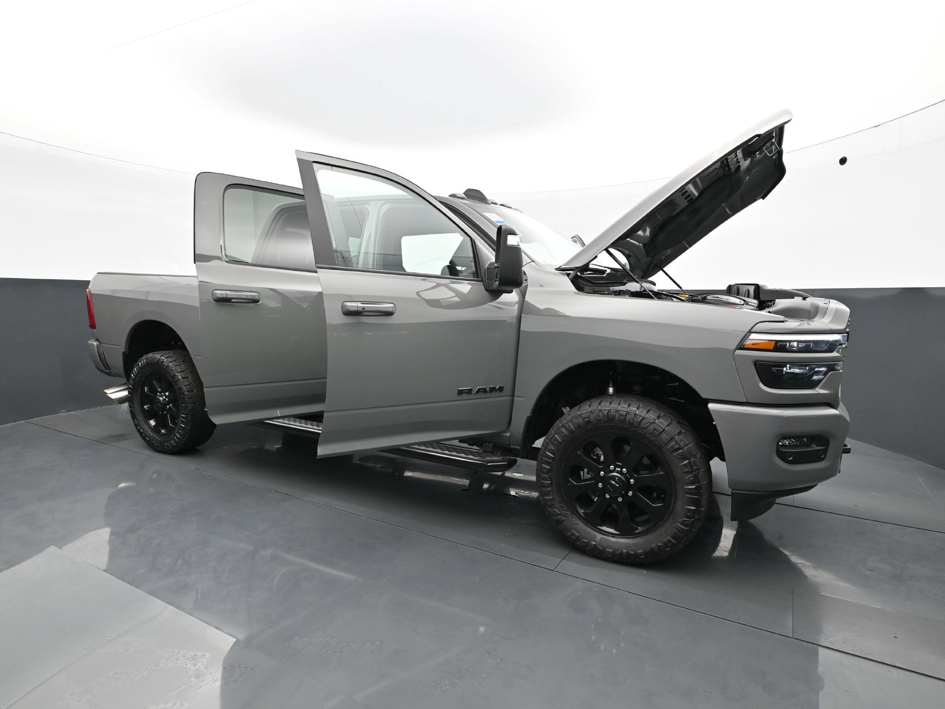 Used 2026 RAM 2500 Laramie w/ Night Edition AWD/4WD image 38