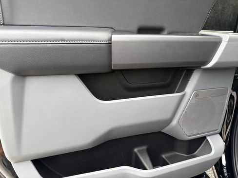 Used 2025 Ford F250 XLT w/ Black Appearance Package image 21