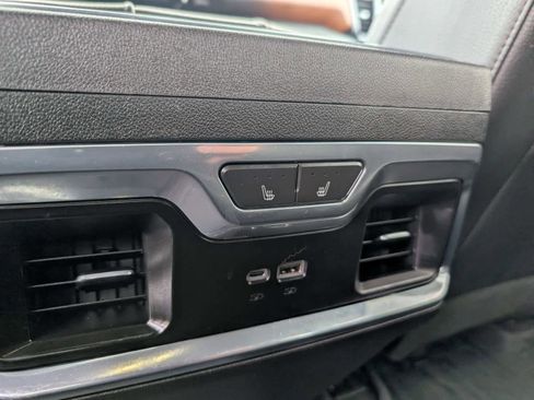 Used 2024 GMC Sierra 2500 Denali w/ Denali Reserve Package image 15