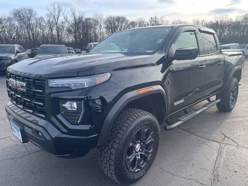 Used 2024 GMC Canyon Elevation w/ Elevation Premium Package image 4