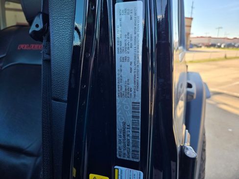 Used 2021 Jeep Wrangler Unlimited Rubicon w/ Xtreme Recon 35" Tire Package image 18