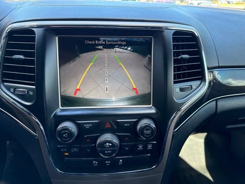 Used 2015 Jeep Grand Cherokee Overland AWD/4WD image 20