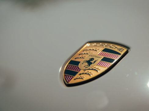 Used 2026 Porsche 911 Carrera T RWD image 16