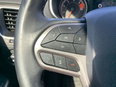 Used 2019 Jeep Cherokee Latitude Plus image 18