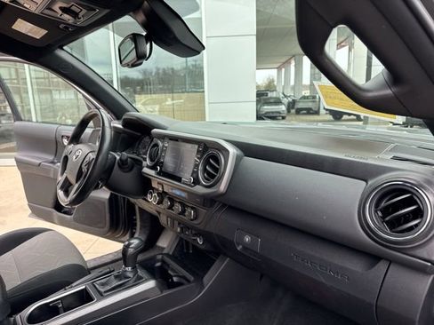 Used 2023 Toyota Tacoma TRD Off-Road image 34
