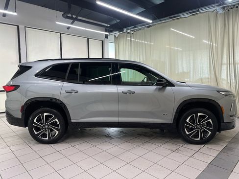 Certified 2025 Buick Enclave Sport Touring image 3