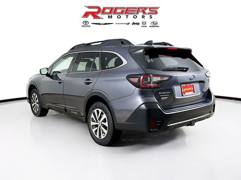 Certified 2022 Subaru Outback Premium image 5