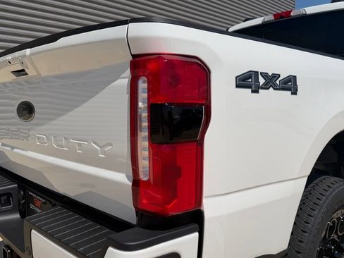 New 2026 Ford F250 Lariat w/ Black Appearance Package AWD/4WD image 12