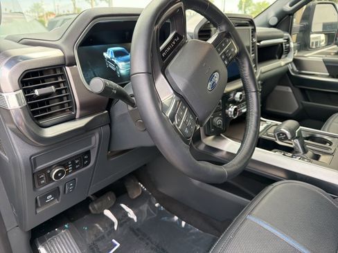 Used 2025 Ford F150 Platinum image 19