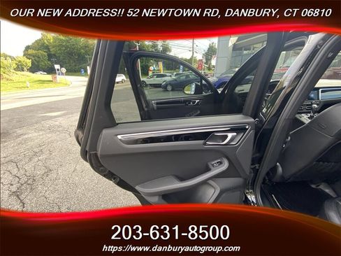 Used 2021 Porsche Macan AWD/4WD image 24