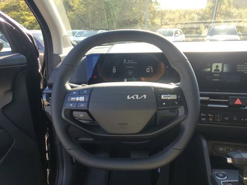 New 2026 Kia Sportage EX image 25