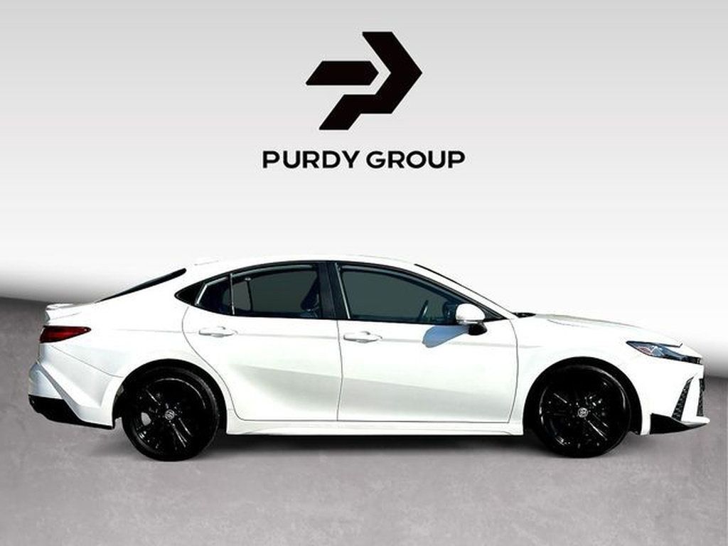 Used 2025 Toyota Camry SE FWD image 9