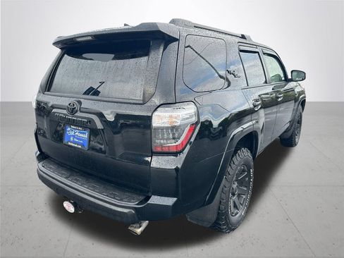 Used 2019 Toyota 4Runner TRD Off-Road Premium AWD/4WD image 7