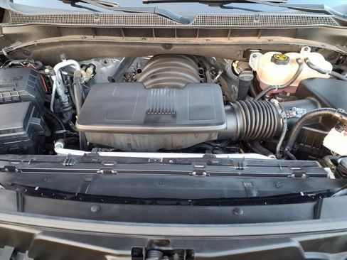 Used 2023 Chevrolet Suburban LS image 32