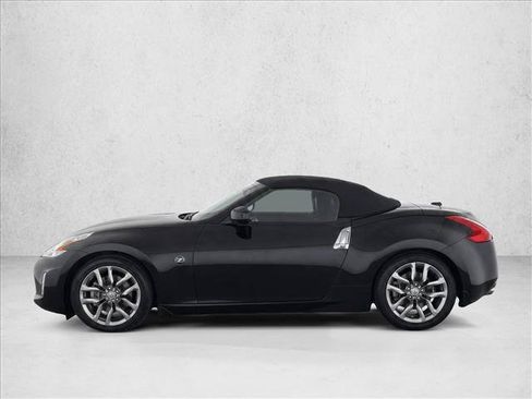 Used 2014 Nissan 370Z Touring w/ Navigation Package RWD image 4