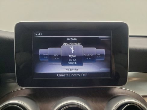 Used 2019 Mercedes-Benz GLC 300 4MATIC w/ Premium Package image 25