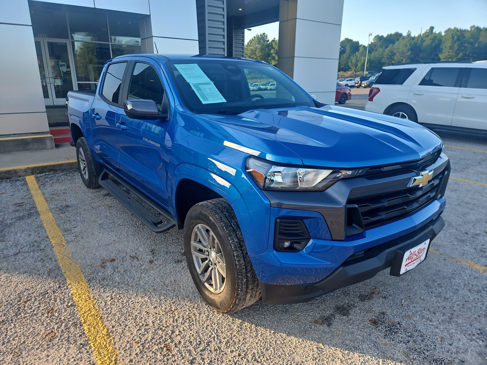 Used 2024 Chevrolet Colorado LT w/ LT Convenience Package RWD image 4