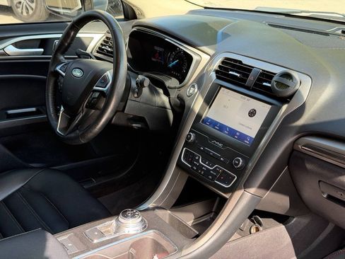 Used 2020 Ford Fusion SEL FWD image 12
