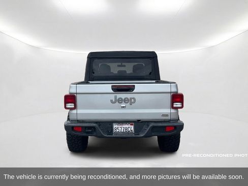 Used 2023 Jeep Gladiator Overland AWD/4WD image 7