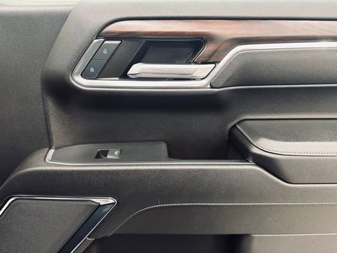 Used 2024 GMC Sierra 1500 SLT image 12