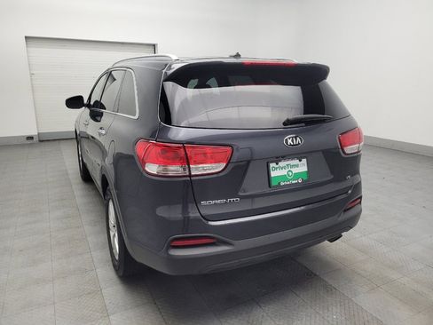 Used 2017 Kia Sorento LX image 5