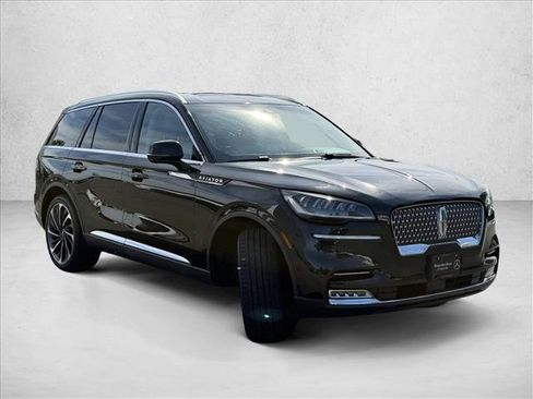 Used 2021 Lincoln Aviator Reserve w/ Equipment Group 201A AWD/4WD image 3