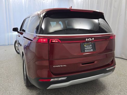 Used 2024 Kia Carnival LX image 15