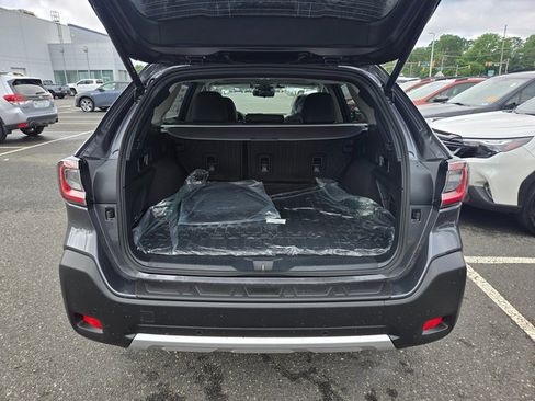 Used 2025 Subaru Outback Touring XT image 4
