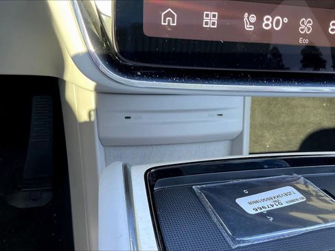 New 2025 Volvo EX90 Plus w/ Protection Package Premier image 23