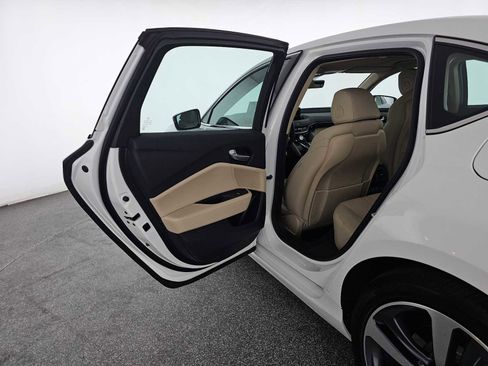 Certified 2025 Acura TLX w/ Technology Package image 15