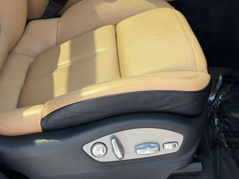 Used 2016 Porsche Cayenne S image 16