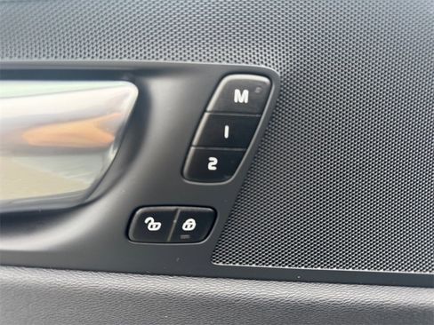 Certified 2025 Volvo XC60 B5 Plus image 12