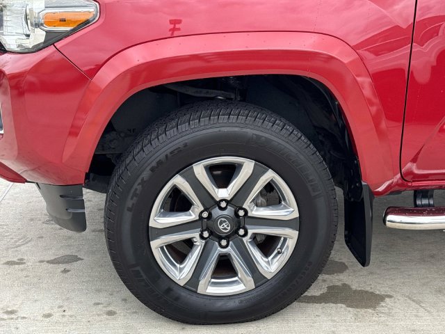 Used 2016 Toyota Tacoma Limited w/ Towing Package RWD image 4